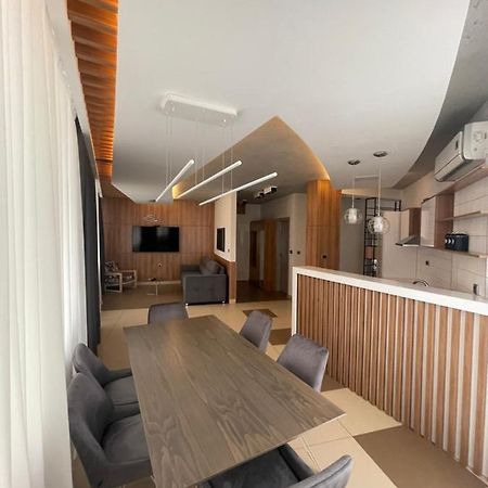 Leo Lux 1 Apartman Ni Kültér fotó
