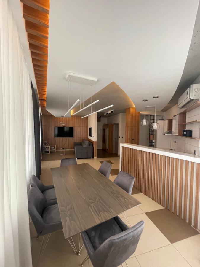 Leo Lux 1 Apartman Ni Kültér fotó