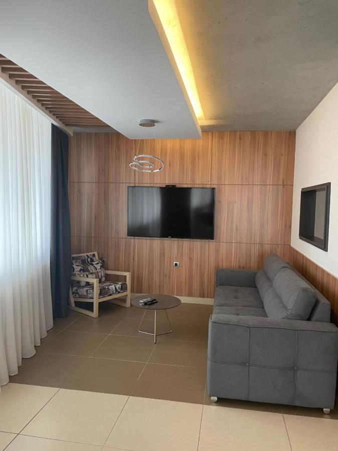 Leo Lux 1 Apartman Ni Kültér fotó