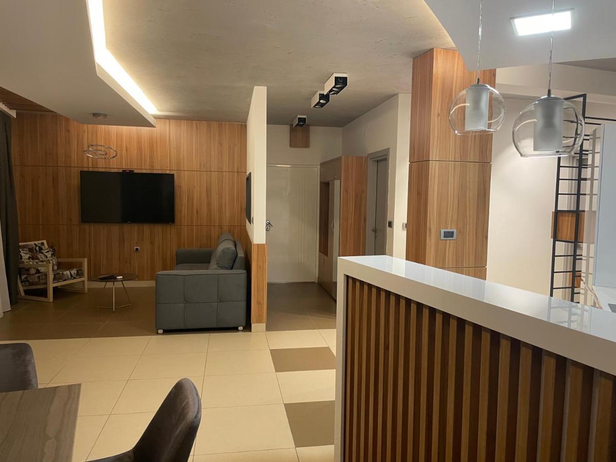 Leo Lux 1 Apartman Ni Kültér fotó