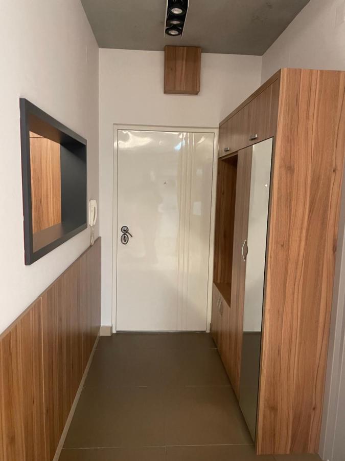 Leo Lux 1 Apartman Ni Kültér fotó