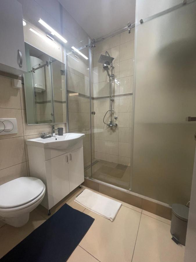 Leo Lux 1 Apartman Ni Kültér fotó