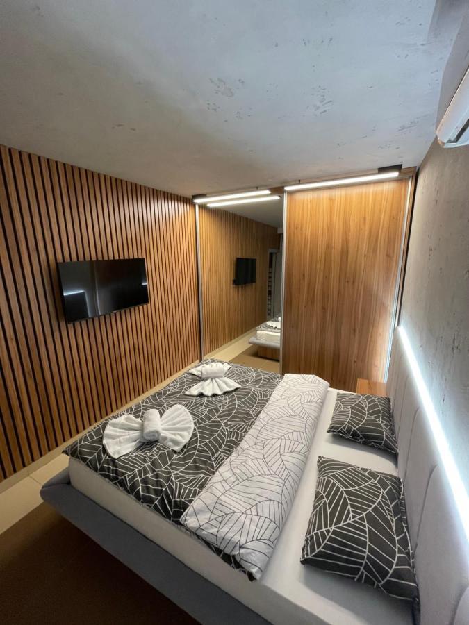 Leo Lux 1 Apartman Ni Kültér fotó