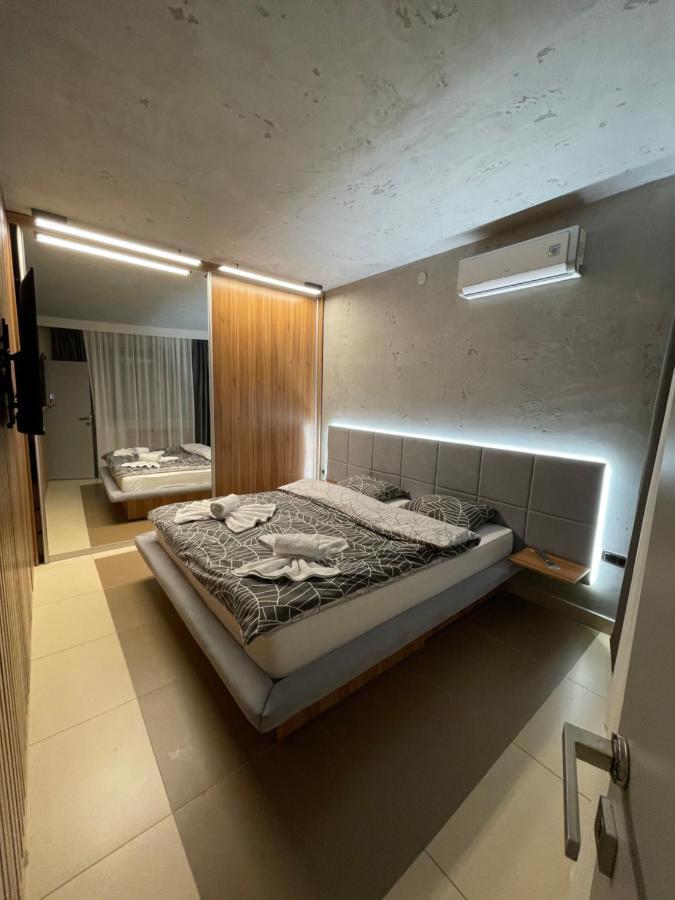 Leo Lux 1 Apartman Ni Kültér fotó